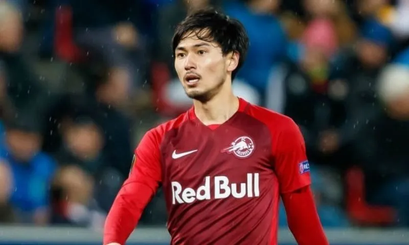 Takumi Minamino chuyển đến Red Bull Salzburg vào năm nào?